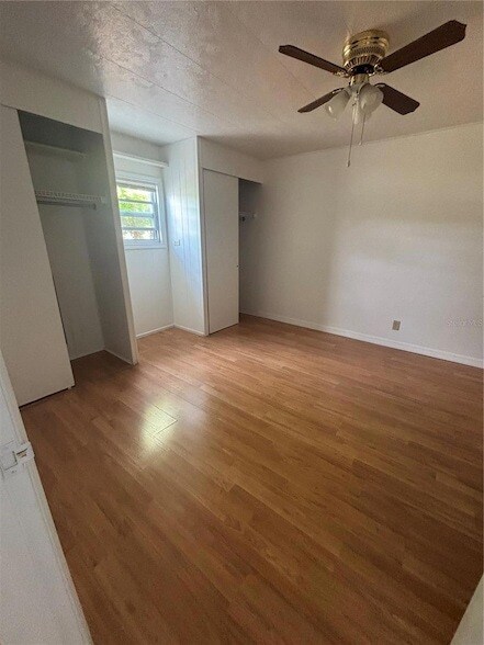 Building Photo - 5236 Kenwood Ave