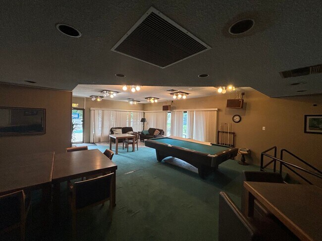 Building Photo - Jasmine Condos Updated 1 bd/1ba