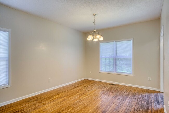 Building Photo - 607 Riva Ridge Rd