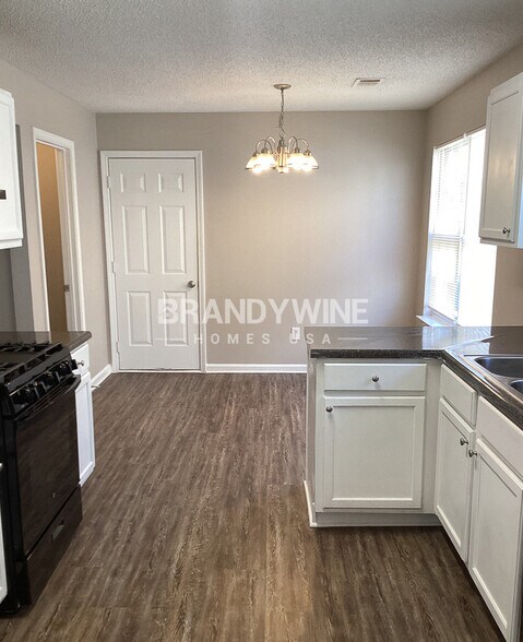 Building Photo - 2056 Registry Pl