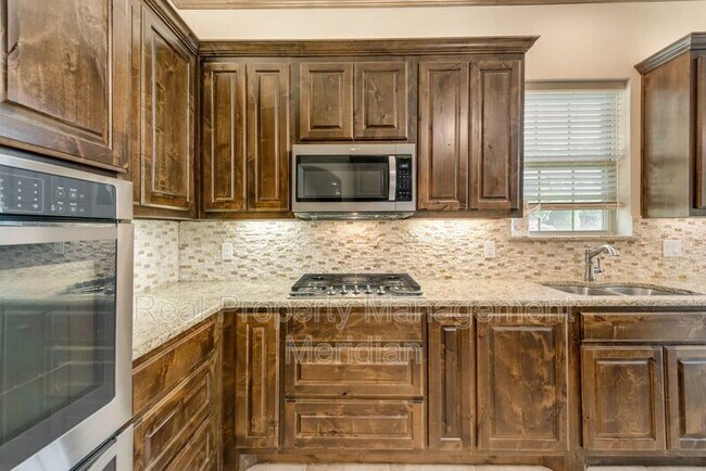 Building Photo - 625 Turtledove Ln