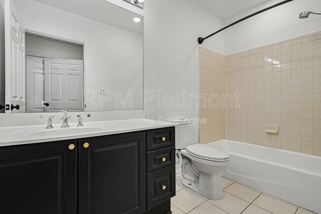 Building Photo - 1735 Peachtree St NW