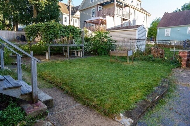 Building Photo - 45 Montvale St