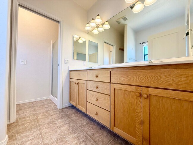 Building Photo - Great home in 55+ community