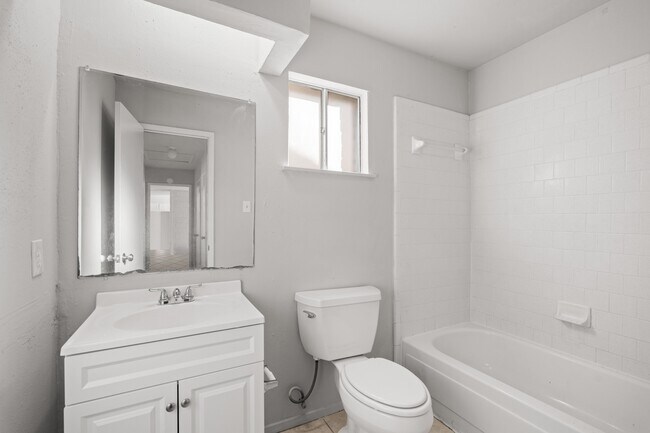 Building Photo - 16331 Paso Hondo Dr