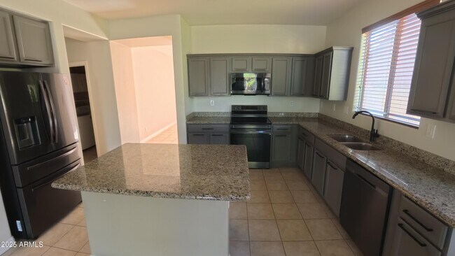 Building Photo - 39816 N Thunder Hills Ln
