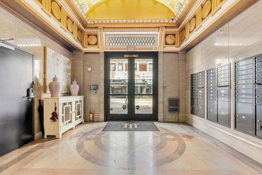 Building Photo - 531 S Gay St