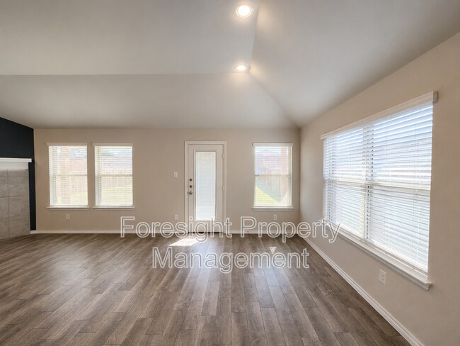 Building Photo - 538 Concho St