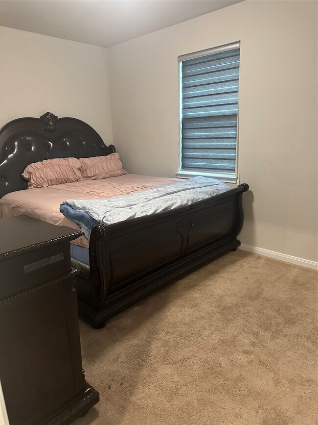 Building Photo - 1617 Darwin Cedar Dr