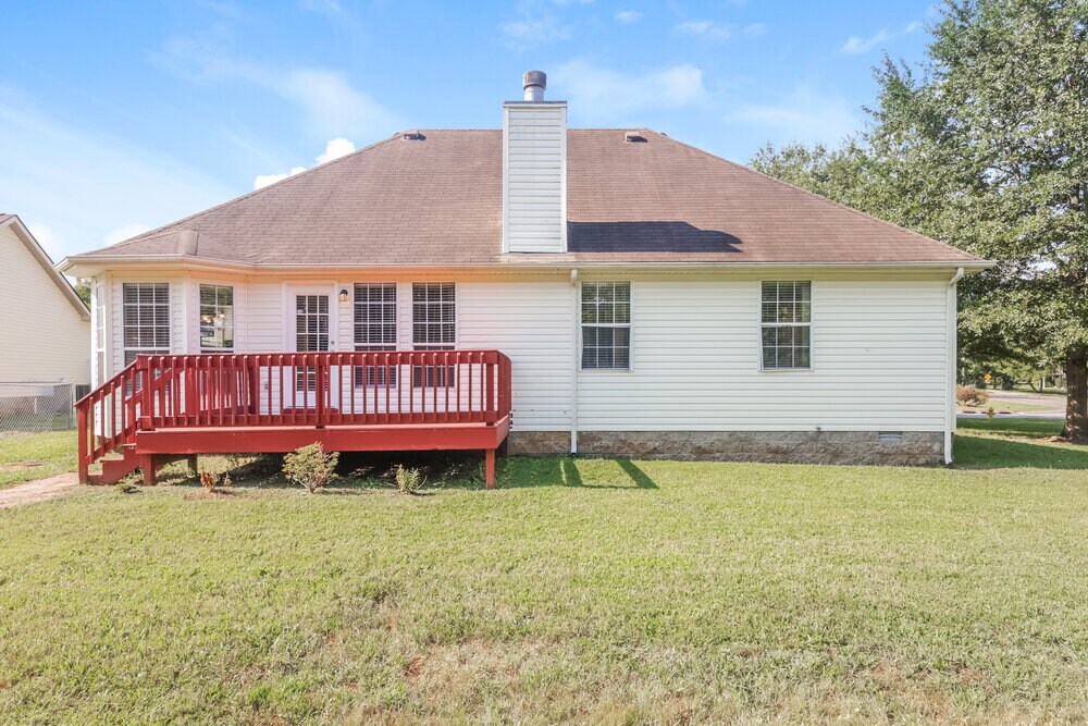 Building Photo - 901 Tal Ln
