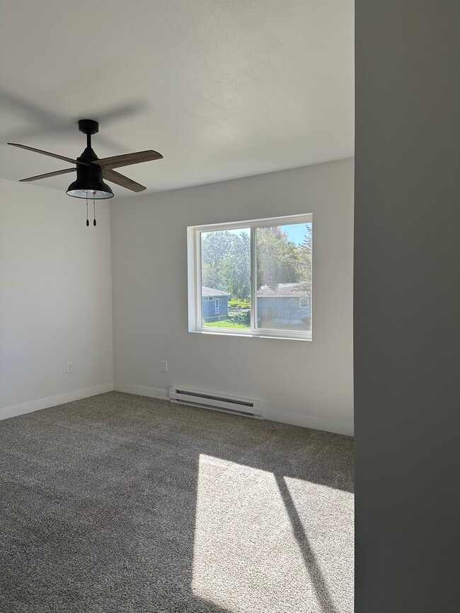 Building Photo - Valley View Estates A
