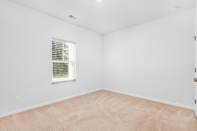 Building Photo - 504 Minim St