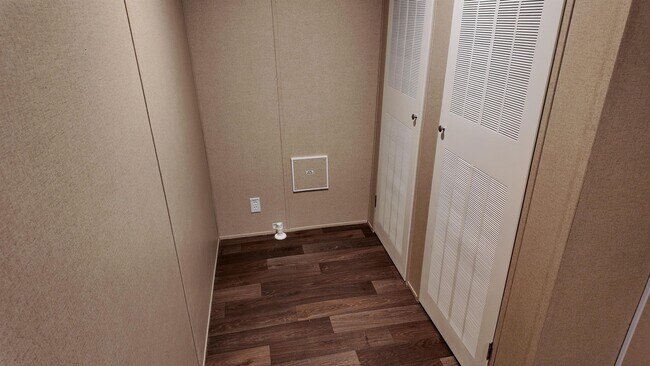 Building Photo - 208 Marcy Cove