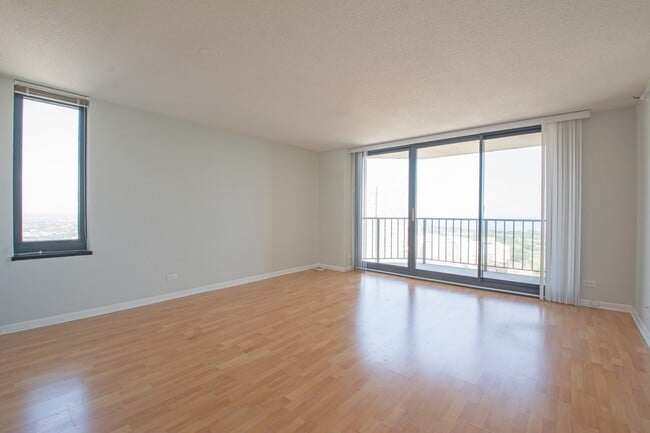 Building Photo - 3660 N Lake Shore Dr