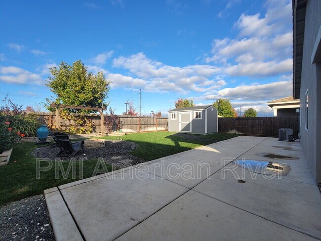 Building Photo - 2053 Skipper Cv Wy