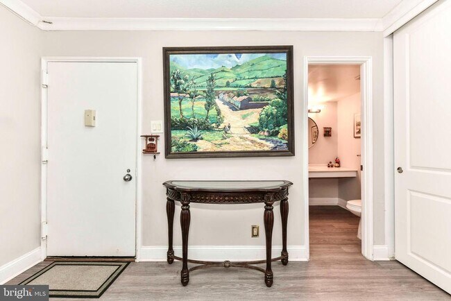 Building Photo - 309 Yoakum Pkwy