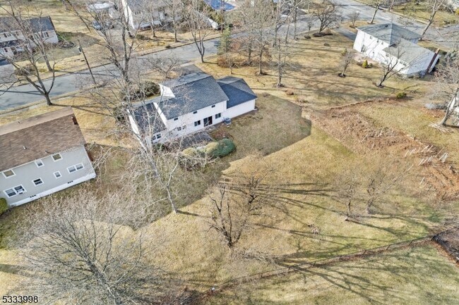 Building Photo - 25 Sandalwood Dr