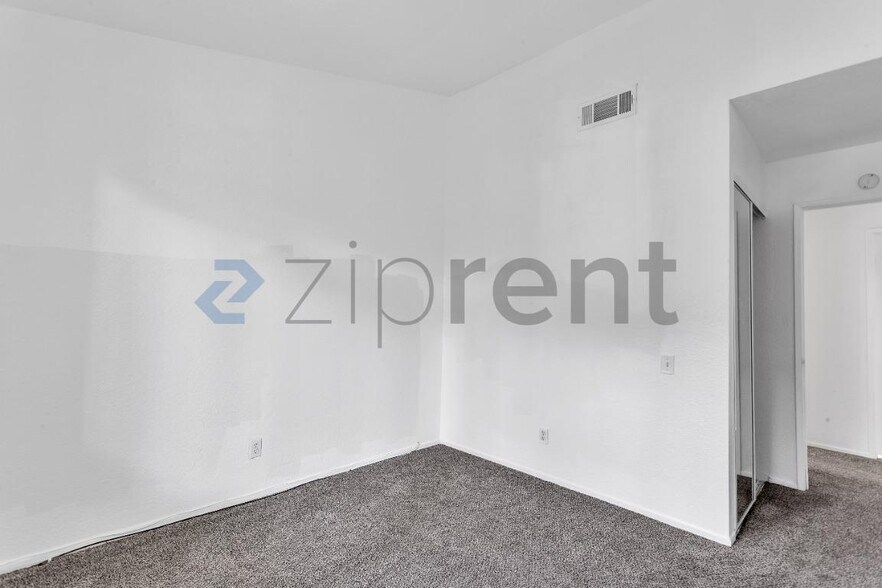 Building Photo - Unit 241