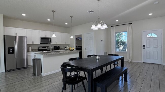 Building Photo - 2129 Hibiscus Pl