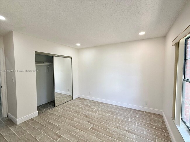 Building Photo - 9788 NW 3rd Manor