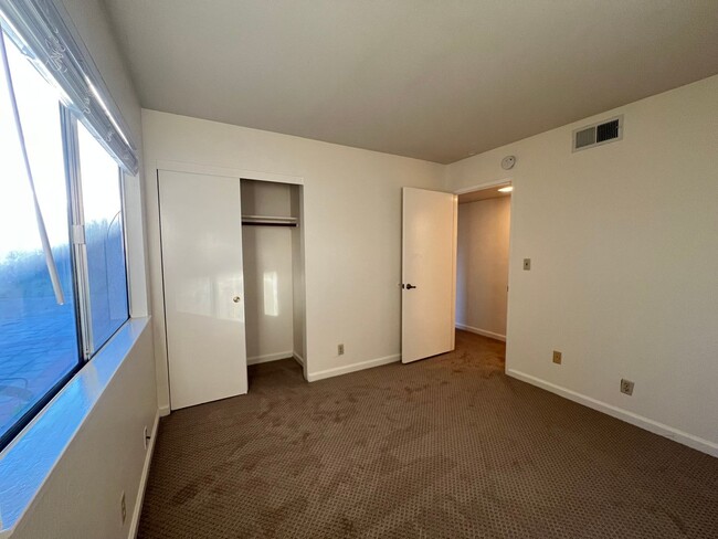 Building Photo - $500 MOVE IN SPECIAL!!!! 3 BEDROOM HOME IN PLEASANTON, CA!!!