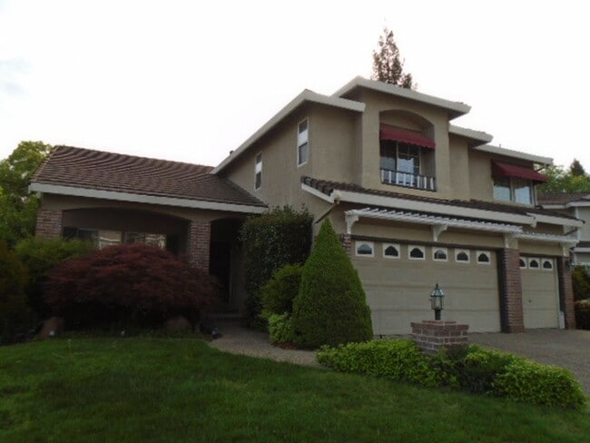 Primary Photo - NICE TWO STORY, 3 BEDROOM, 3 FULL BATHROOM...