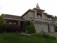 Building Photo - NICE TWO STORY, 3 BEDROOM, 3 FULL BATHROOM...