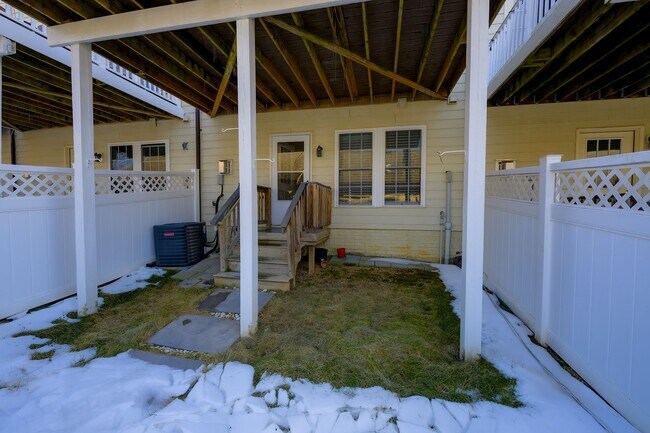 Building Photo - Luxury Living in the Villages of Urbana