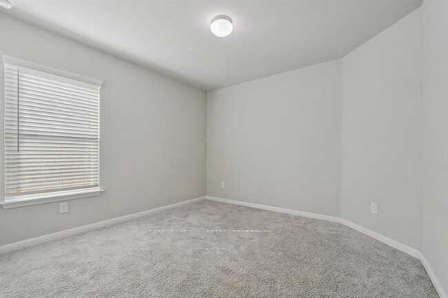 Building Photo - 112 Comet Pointe Dr