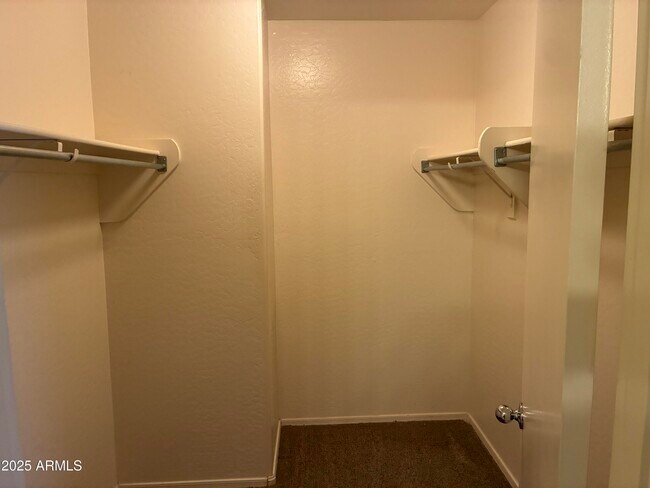 Building Photo - 7207 S Sunrise Way