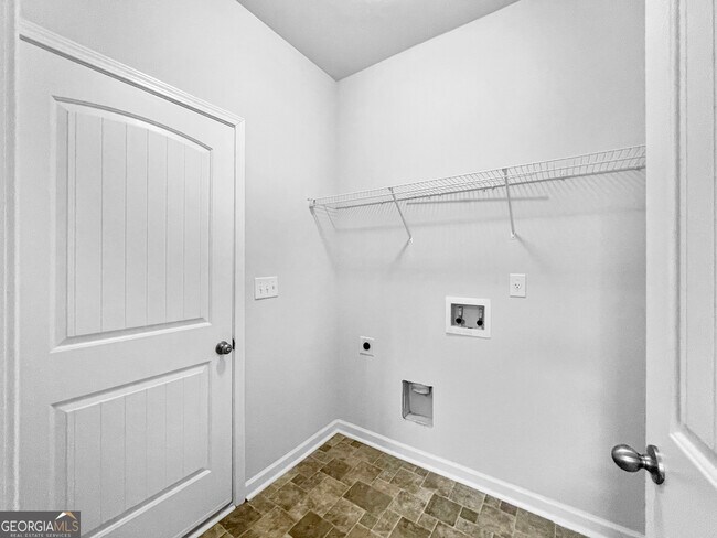 Building Photo - 172 Daisy Cir