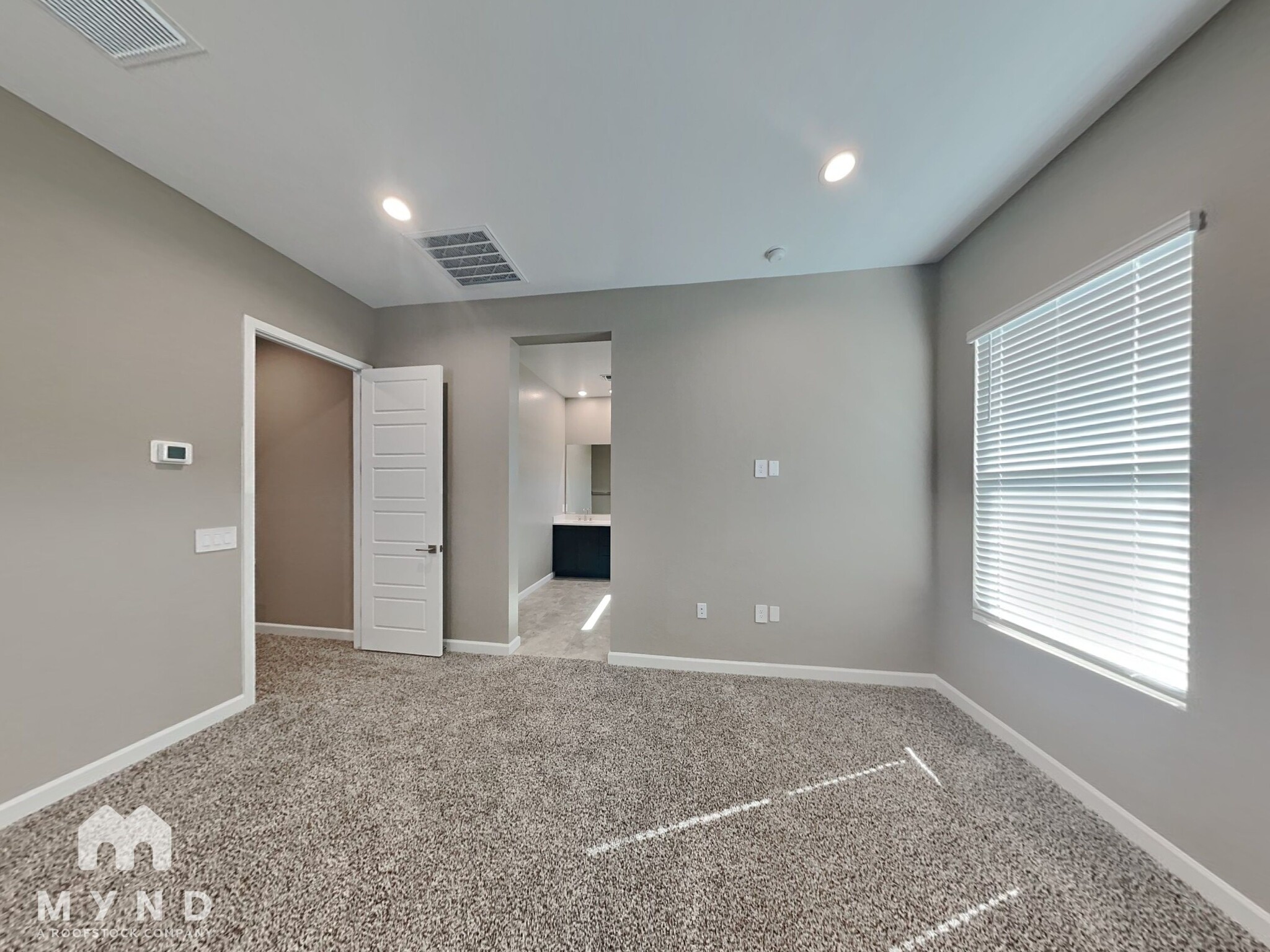 Building Photo - 4839 E Village Dr