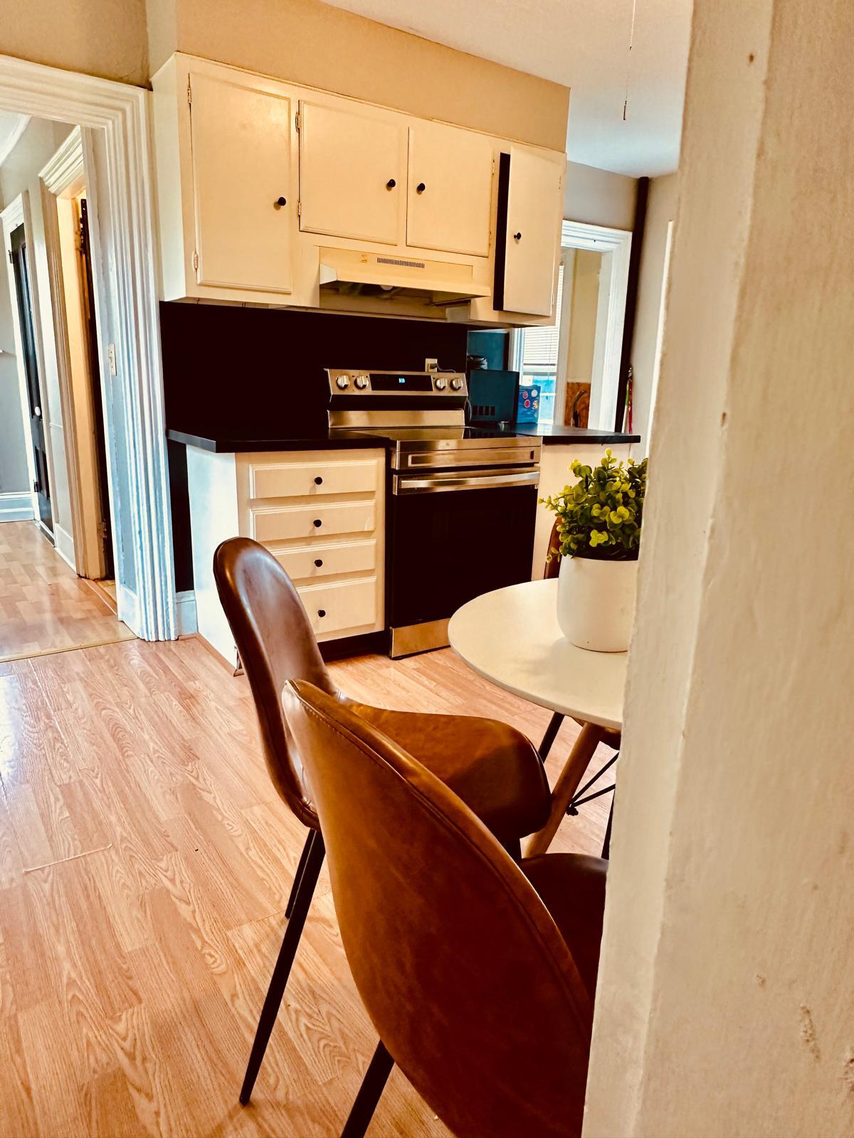 Building Photo - 46 Dillingham St