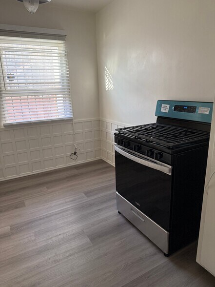 Building Photo - 3646 Vinton Ave