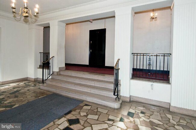 Building Photo - 1301 Longfellow St NW