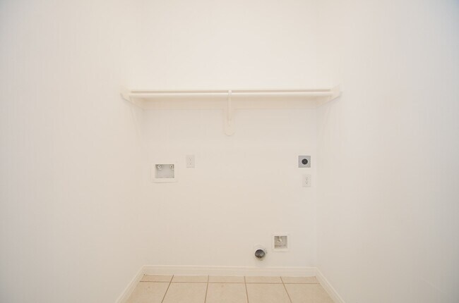 Building Photo - 2123 Thistlerock Ln