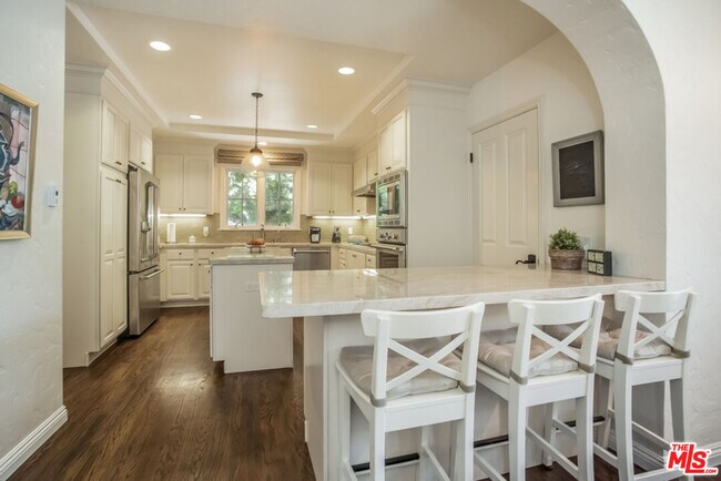 Building Photo - 1332 Comstock Ave