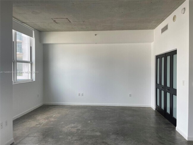 Building Photo - 133 NE 2nd Ave