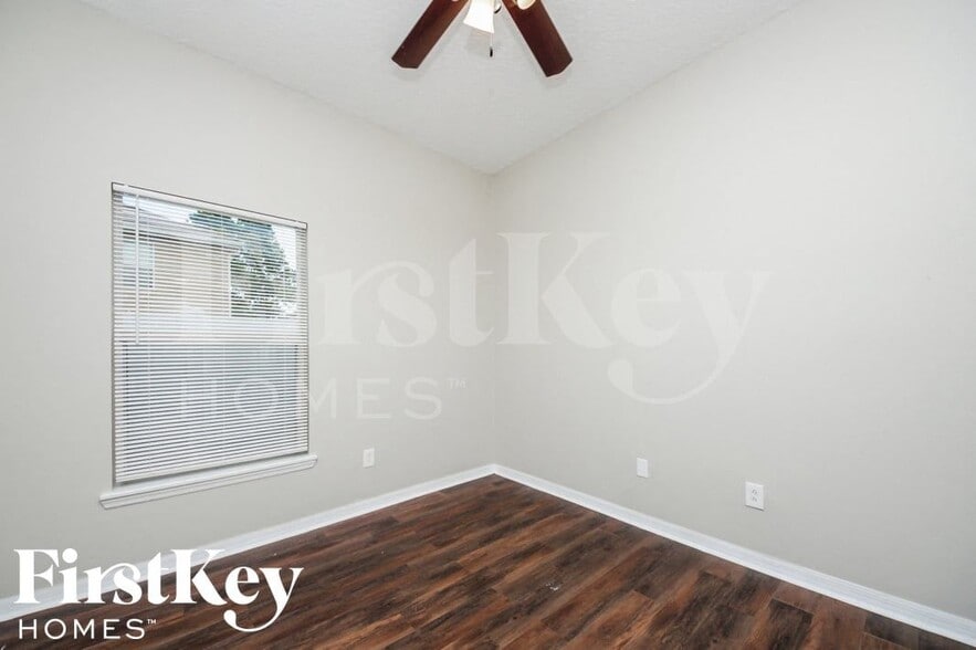 Building Photo - 4302 Hidden Meadow Dr