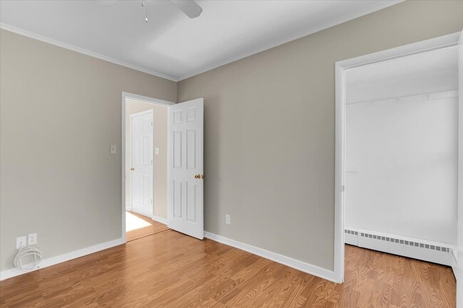 Building Photo - 17 S 4th Ave