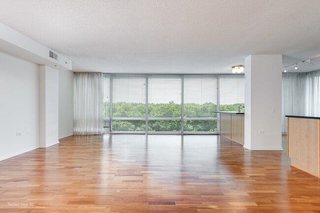 Building Photo - 9725 Woods Dr