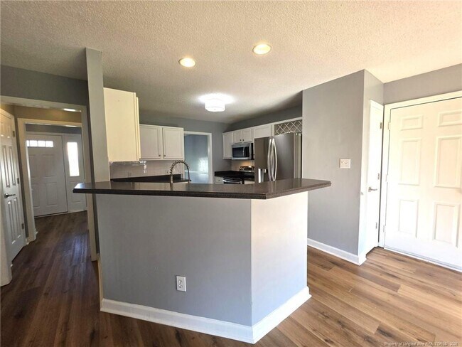 Building Photo - 2917 Franzia Dr