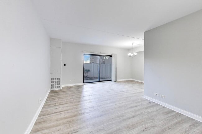 Building Photo - 6340 Americana Dr