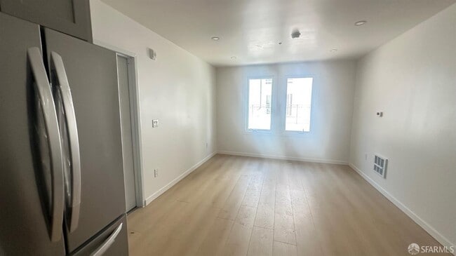 Building Photo - 1553 Leavenworth St