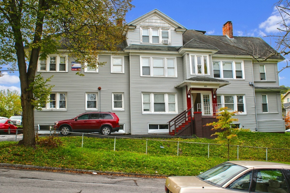 Building Photo - 201 Comstock Ave
