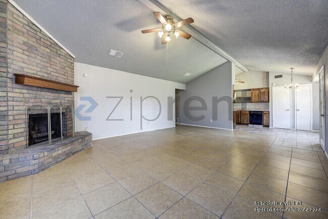 Building Photo - 400 Royal Field Dr