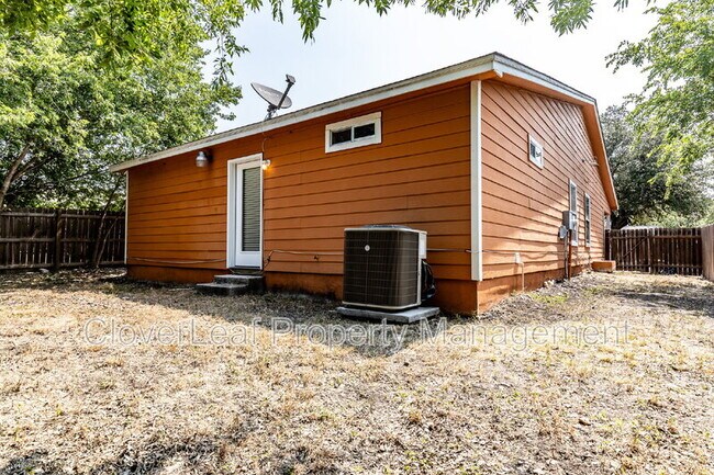 Building Photo - 3613 Candle Ridge Dr