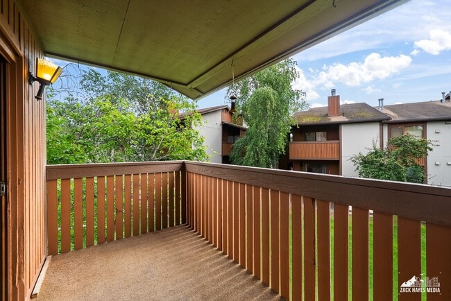 Building Photo - 7242 Foxridge Cir