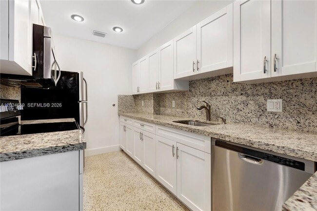 Building Photo - 8201 SW 63rd Pl