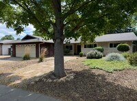 Building Photo - 812 Greenwich Dr